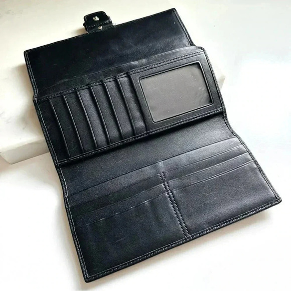 Coach Black Leather Soho Wallet Silver Buckle Clutch Wallet  Coach Black Leather Soho Buckle Large Wallet